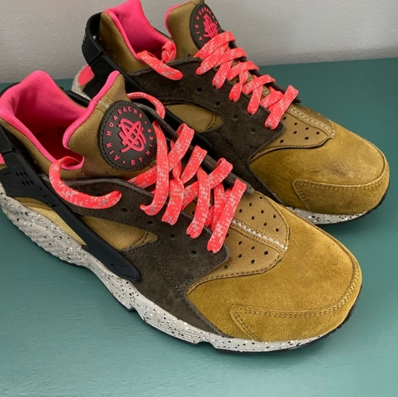 Nike Air Huaraches - Picture 6 of 6